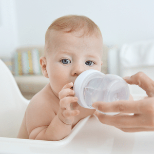 quando o bebê pode tomar água
