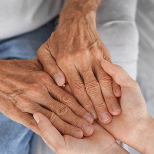 como dividir o cuidado do idoso entre a família
